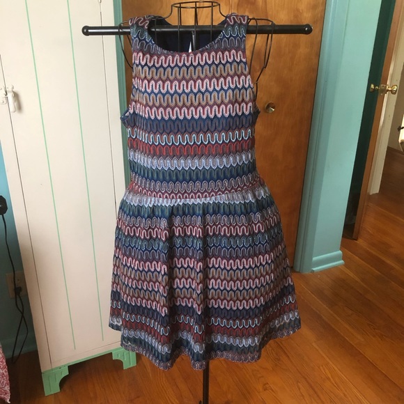 Xhilaration Dresses & Skirts - Xhilaration Retro Pattern Mini Dress (Large)